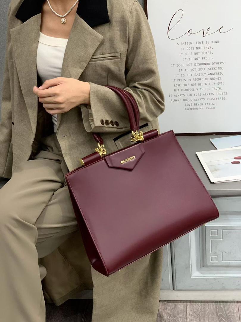 Givenchy Antigona Burgundy Leather Tote Bag - Image 2
