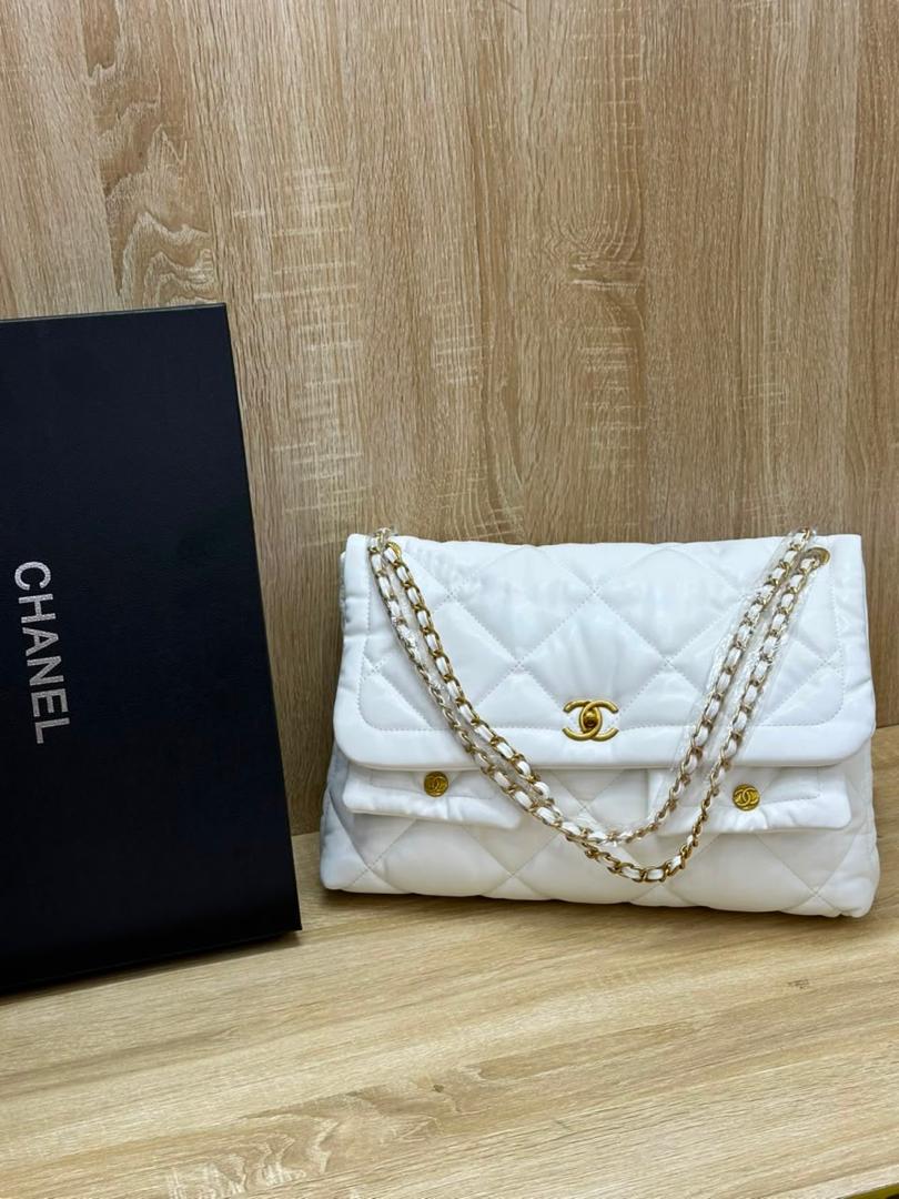 White Chanel Quilted Leather Flap Shoulder Bag with Dual Front Pockets - Image 2